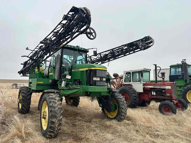 Image of John Deere 4700 equipment image 1