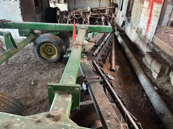 Image of John Deere 610 equipment image 2