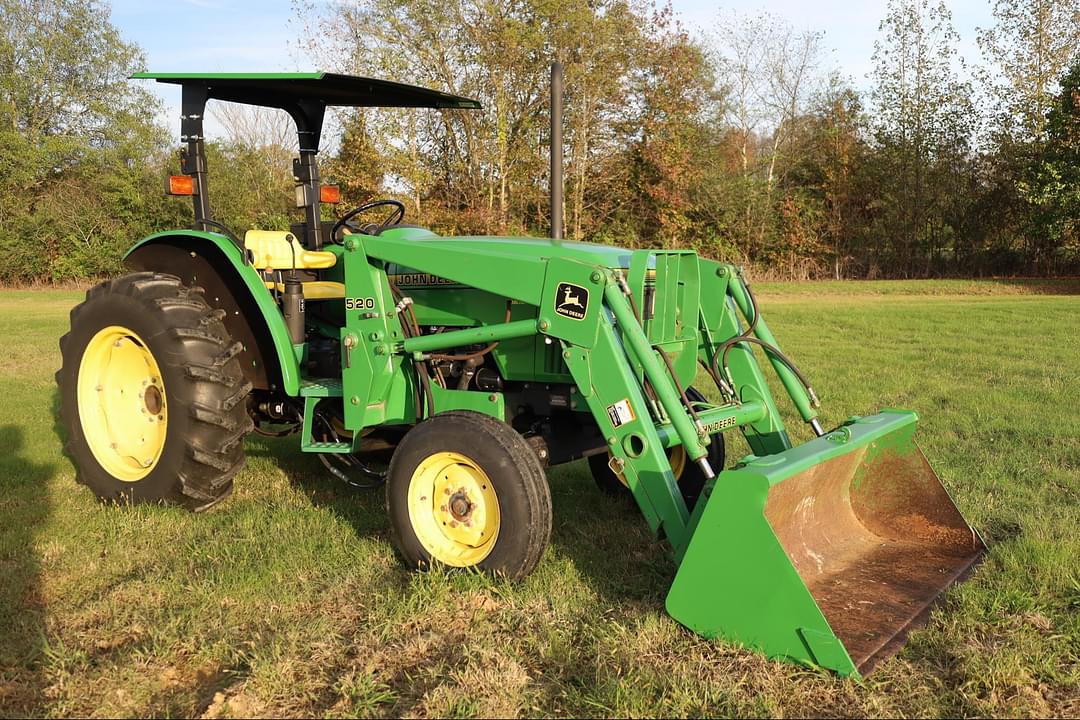 Image of John Deere 5200 Primary image