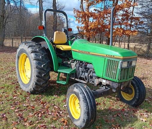 Image of John Deere 5300 equipment image 2