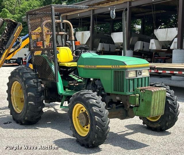 Image of John Deere 5300 equipment image 2