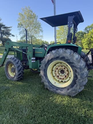 Image of John Deere 5500 equipment image 2