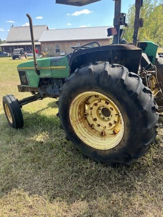 Image of John Deere 5500 equipment image 1