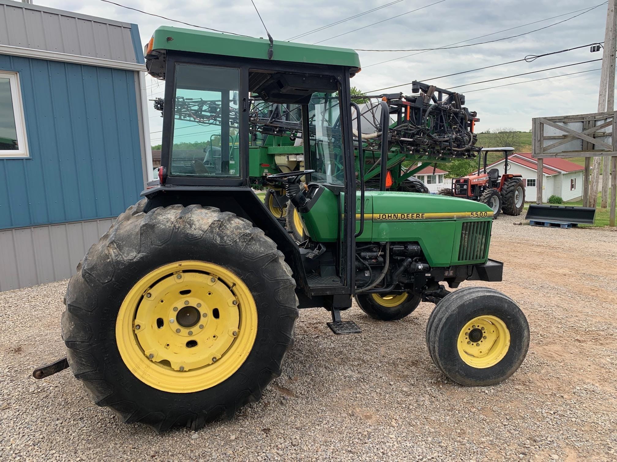 1997 John Deere 5500 Equipment Image0