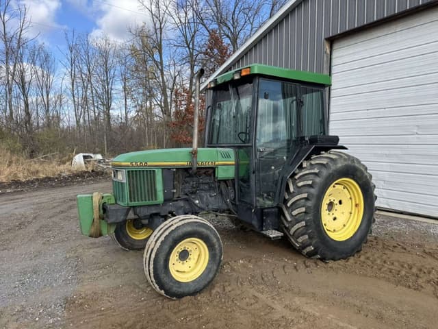 Image of John Deere 5500 equipment image 1