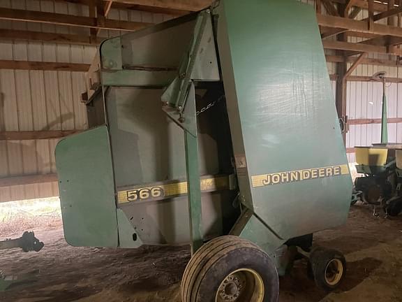 Image of John Deere 566 equipment image 4