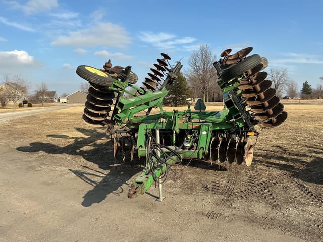 Image of John Deere 630 equipment image 1