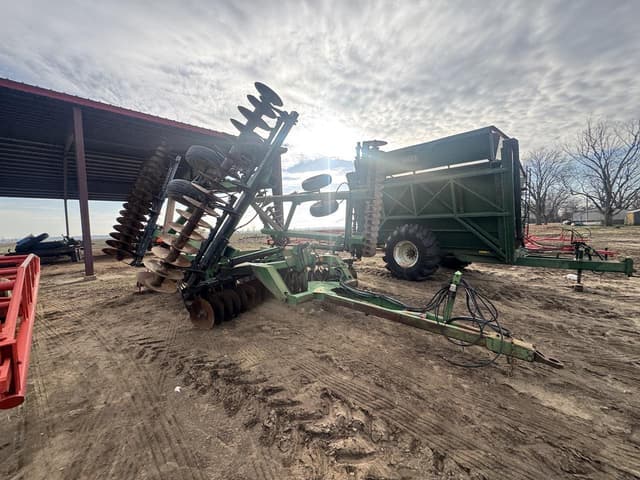Image of John Deere 630 equipment image 2