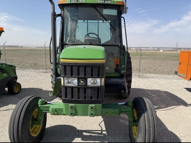 Image of John Deere 6400 equipment image 2