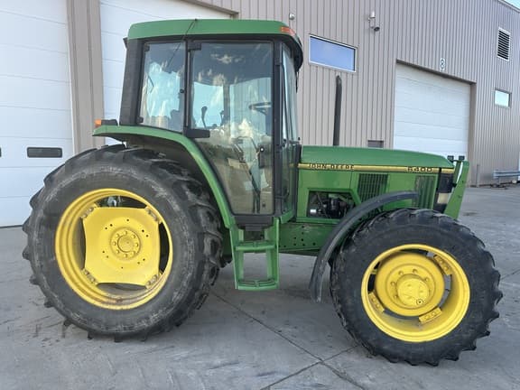 Image of John Deere 6400 equipment image 3