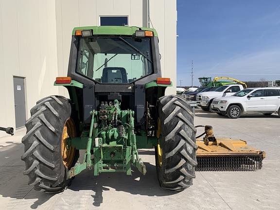 Image of John Deere 6400 equipment image 3