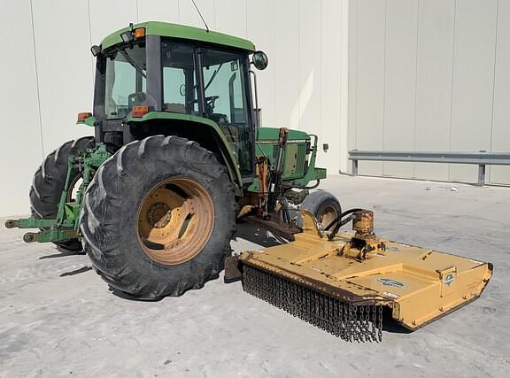 Image of John Deere 6400 equipment image 2