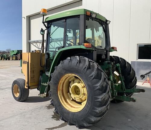 Image of John Deere 6400 equipment image 4