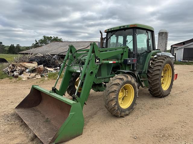 Image of John Deere 6400 equipment image 1
