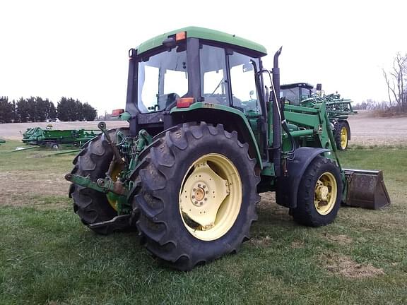 Image of John Deere 6400 equipment image 2