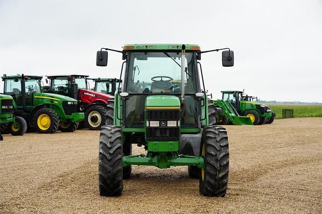 Image of John Deere 6400 equipment image 1