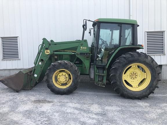 Image of John Deere 6400 equipment image 1