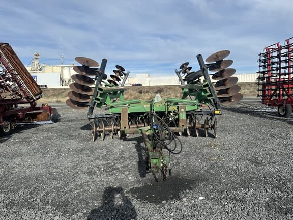 Image of John Deere 650 equipment image 1