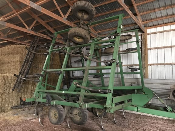 Main image John Deere 680