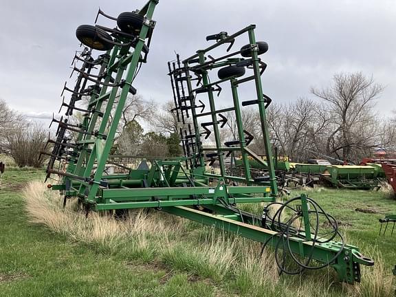 Image of John Deere 680 equipment image 1