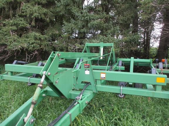Image of John Deere 680 equipment image 2