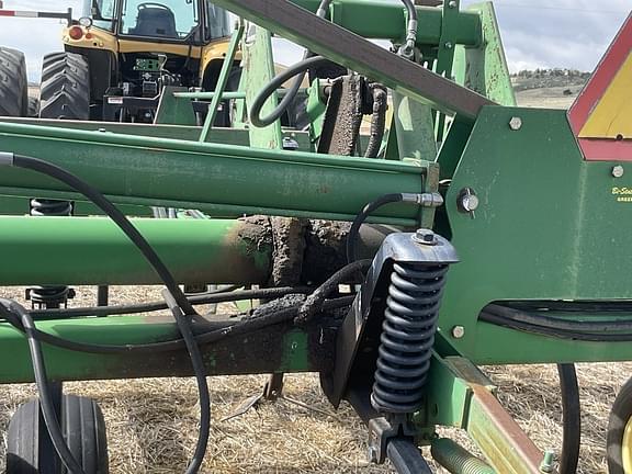 Image of John Deere 680 equipment image 2