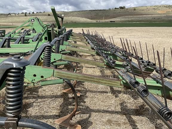 Image of John Deere 680 equipment image 3