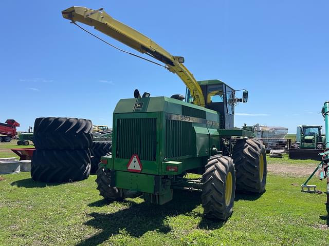 Image of John Deere 6810 equipment image 2