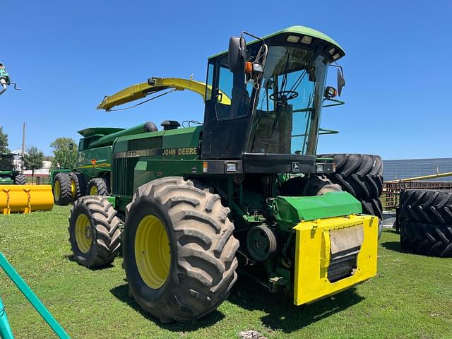 Image of John Deere 6810 equipment image 3
