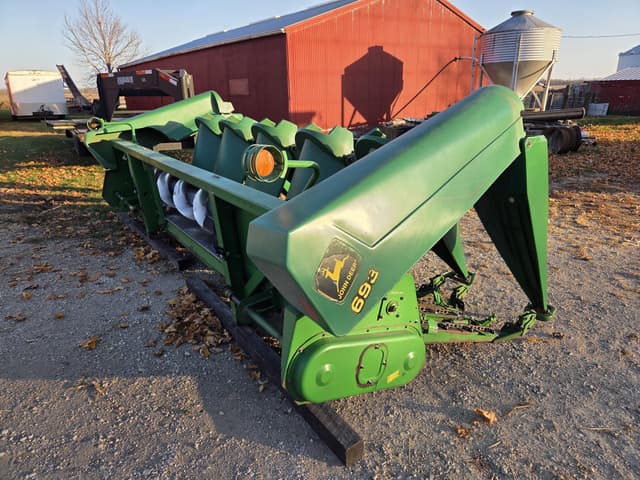 Image of John Deere 693 equipment image 1