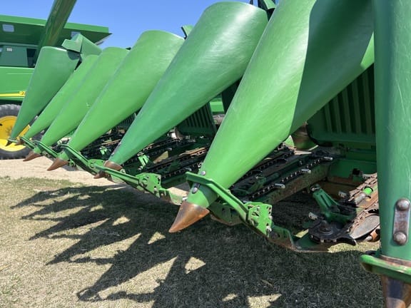 1997 John Deere 693 Image