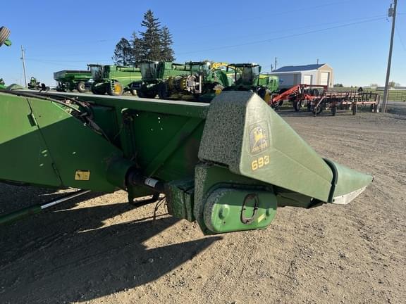 Image of John Deere 693 equipment image 2