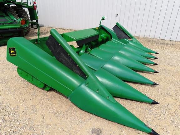 Image of John Deere 693 Primary image