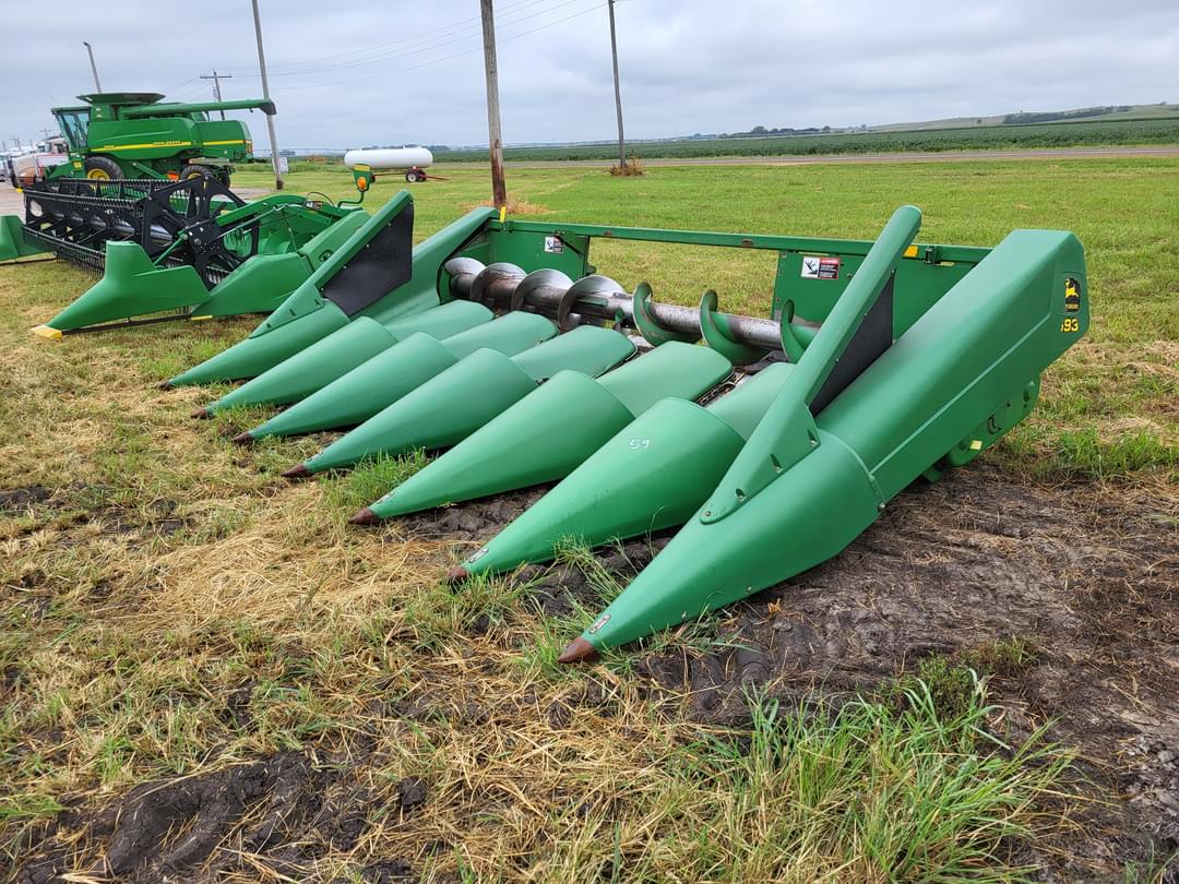 Image of John Deere 693 Primary image