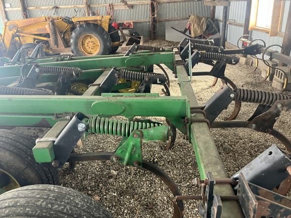 Image of John Deere 714 equipment image 4