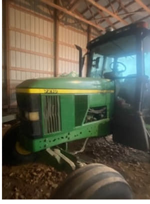 Image of John Deere 7210 Primary image