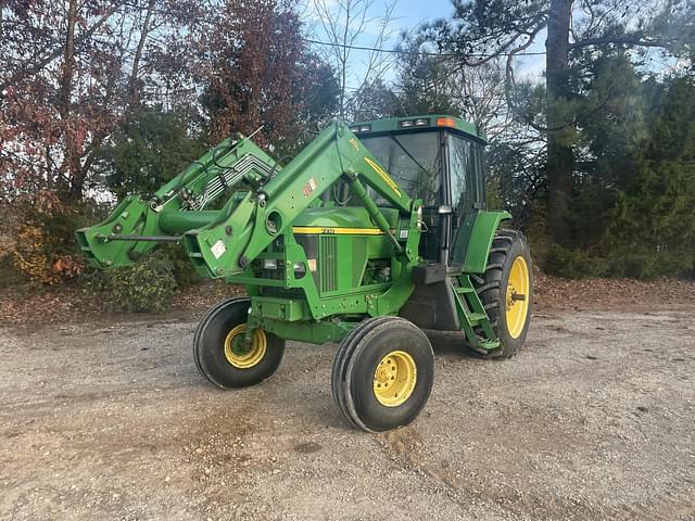 Image of John Deere 7210 equipment image 1