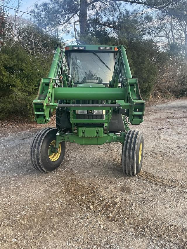 Image of John Deere 7210 equipment image 2