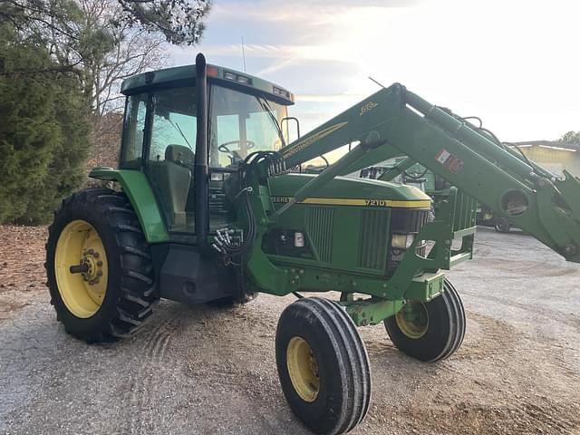 Image of John Deere 7210 equipment image 3