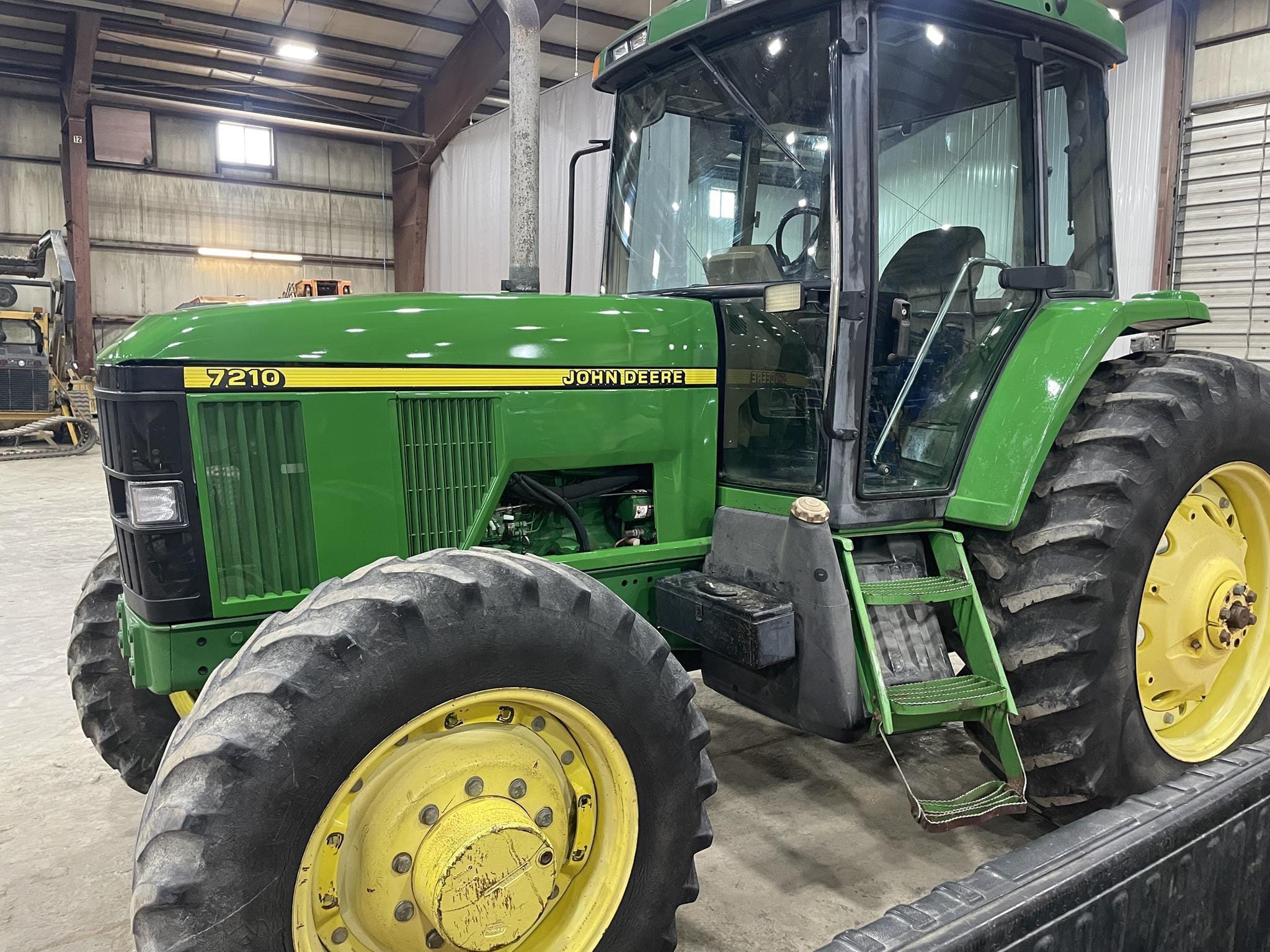 Main image John Deere 7210