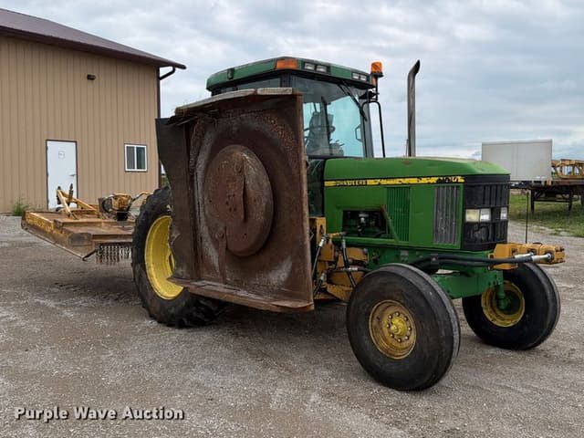 Image of John Deere 7210 equipment image 2