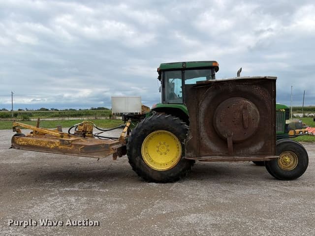 Image of John Deere 7210 equipment image 3