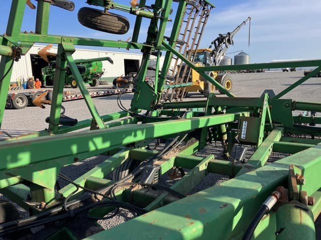 Image of John Deere 726 equipment image 3