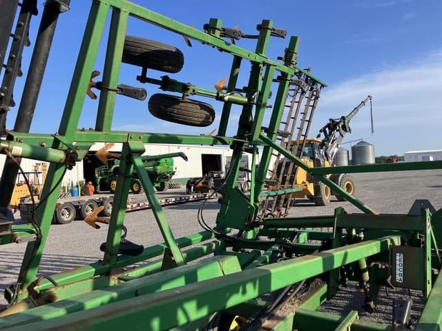 Image of John Deere 726 equipment image 4
