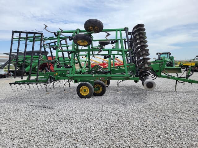 Image of John Deere 726 equipment image 2