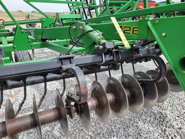Image of John Deere 726 equipment image 4