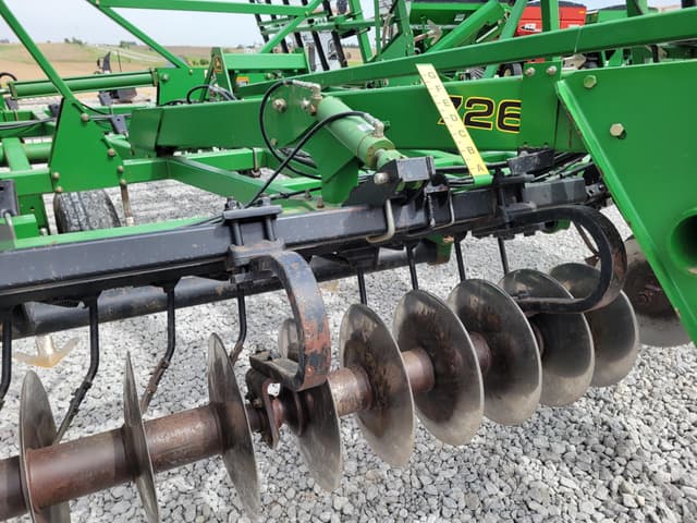 Image of John Deere 726 equipment image 4