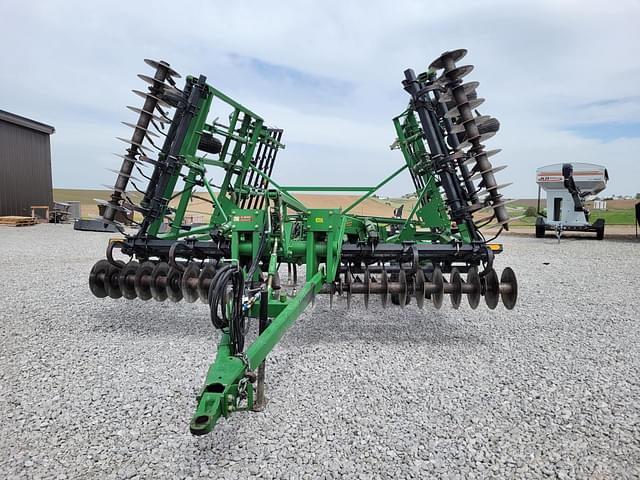 Image of John Deere 726 equipment image 1