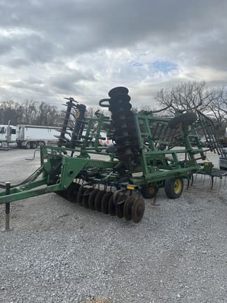 Image of John Deere 726 equipment image 1