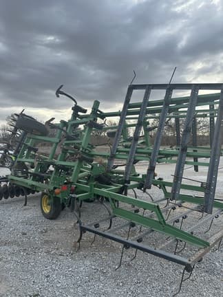 Image of John Deere 726 equipment image 4